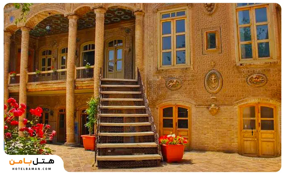 تصویر ایوان و تراس خانه داروغه مشهد