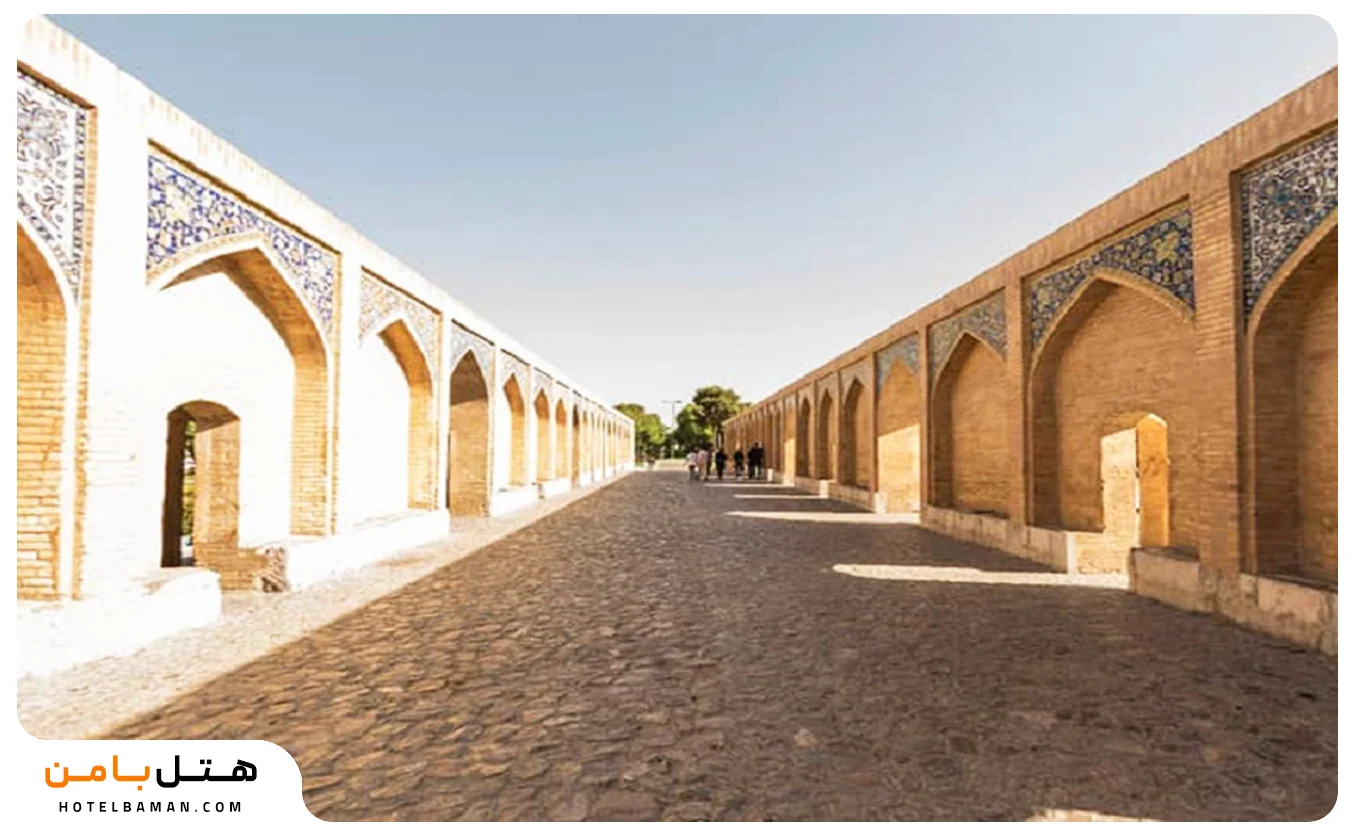 نمای داخلی پل خواجو اصفهان